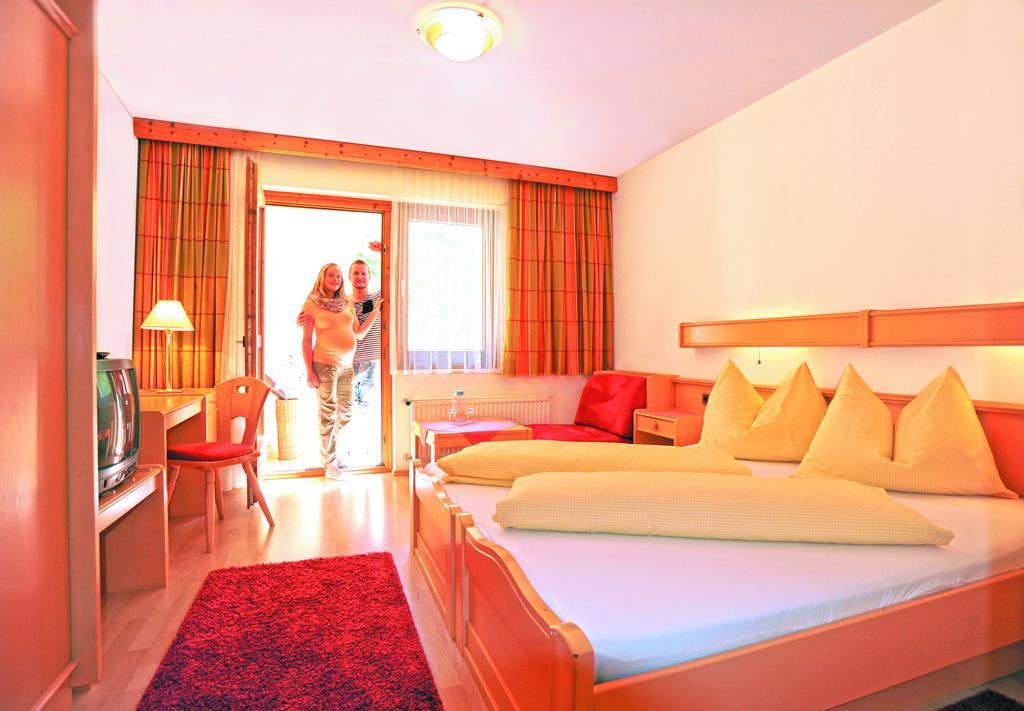 Hotel Loeffele Weissbriach Quarto foto